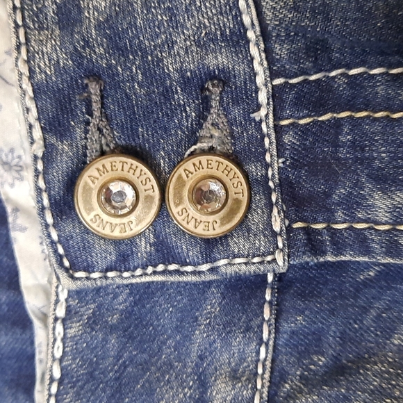 NWOT Amethyst Distressed Jeans Size 11 - Picture 4 of 10